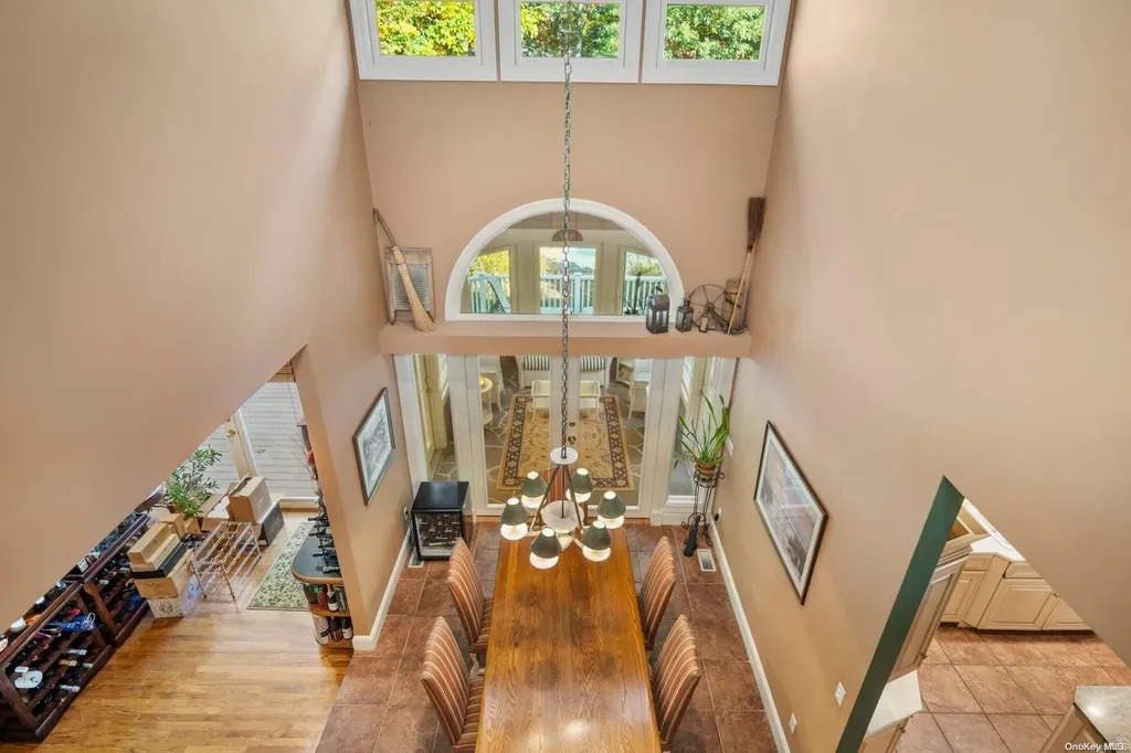 10 E Gate Lane Setauket NY 11733