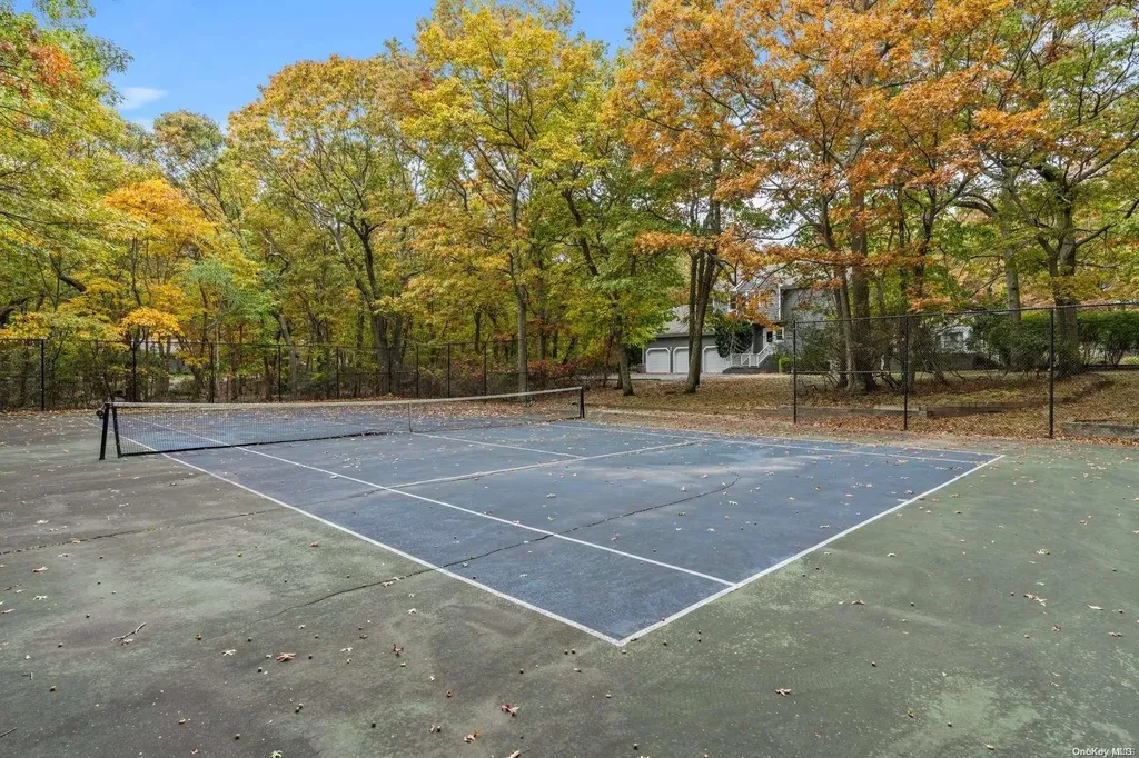 10 E Gate Lane Setauket NY 11733