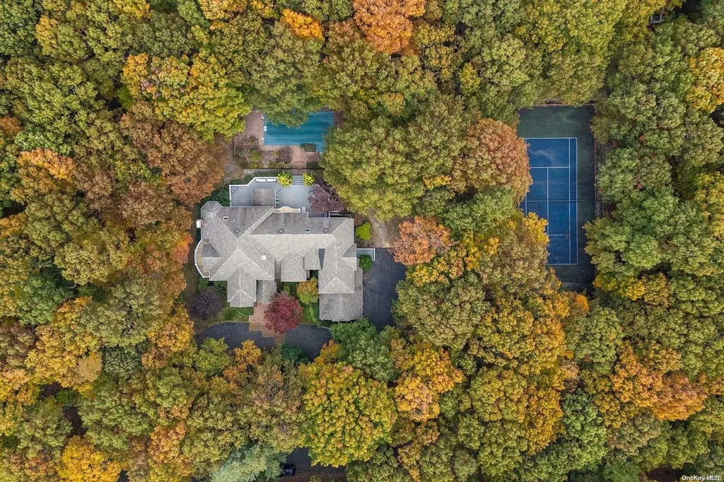 10 E Gate Lane Setauket NY 11733