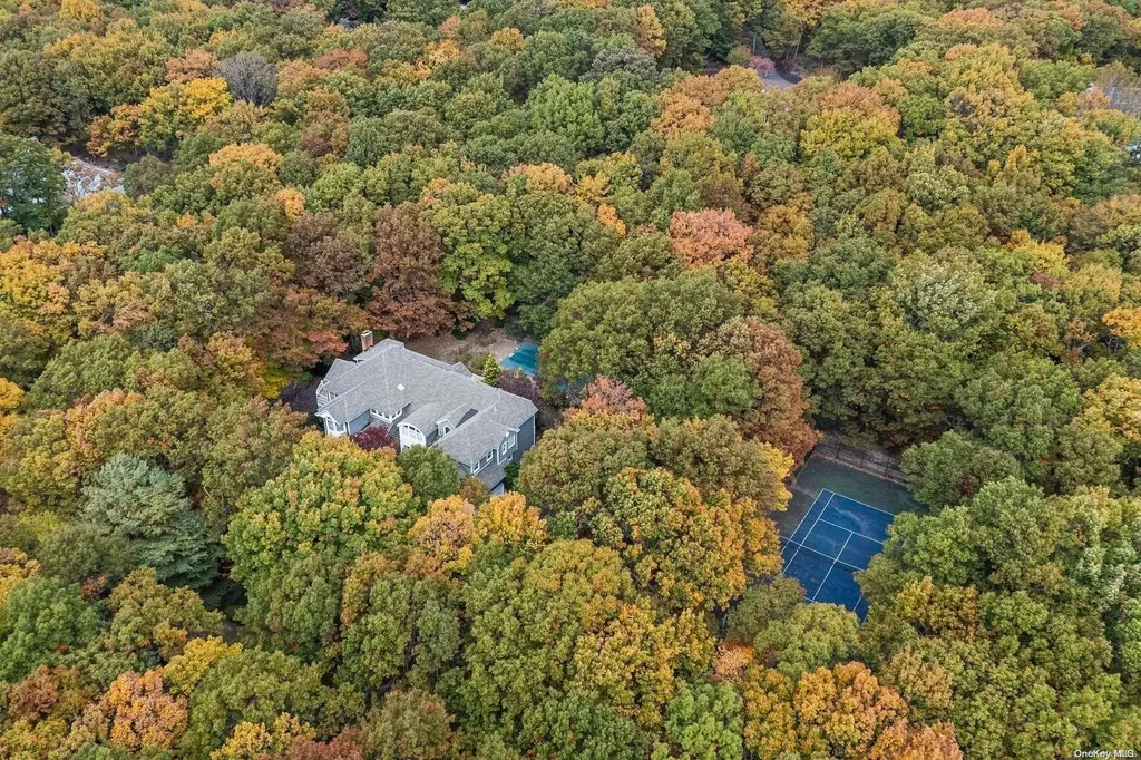 10 E Gate Lane Setauket NY 11733