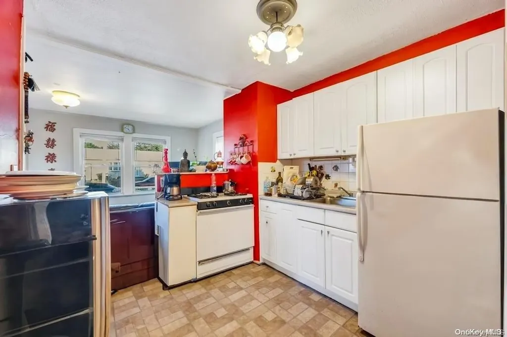 68 Belford Avenue Bay Shore NY 11706