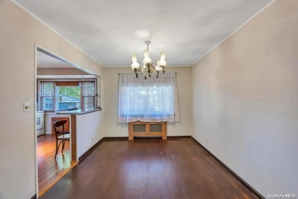 22 Lane Avenue Plainview NY 11803