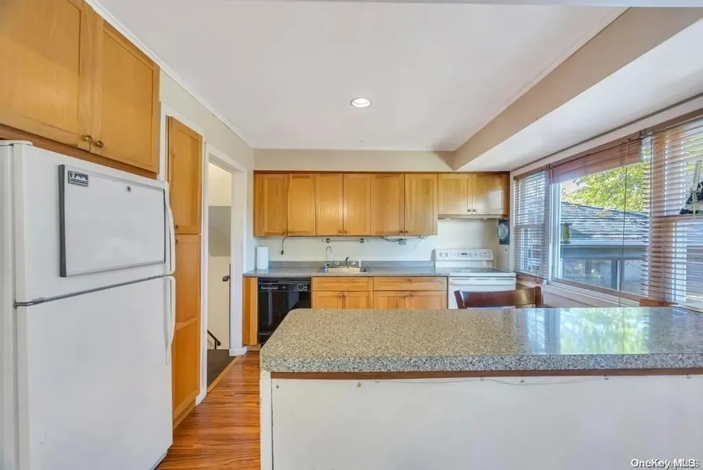 22 Lane Avenue Plainview NY 11803
