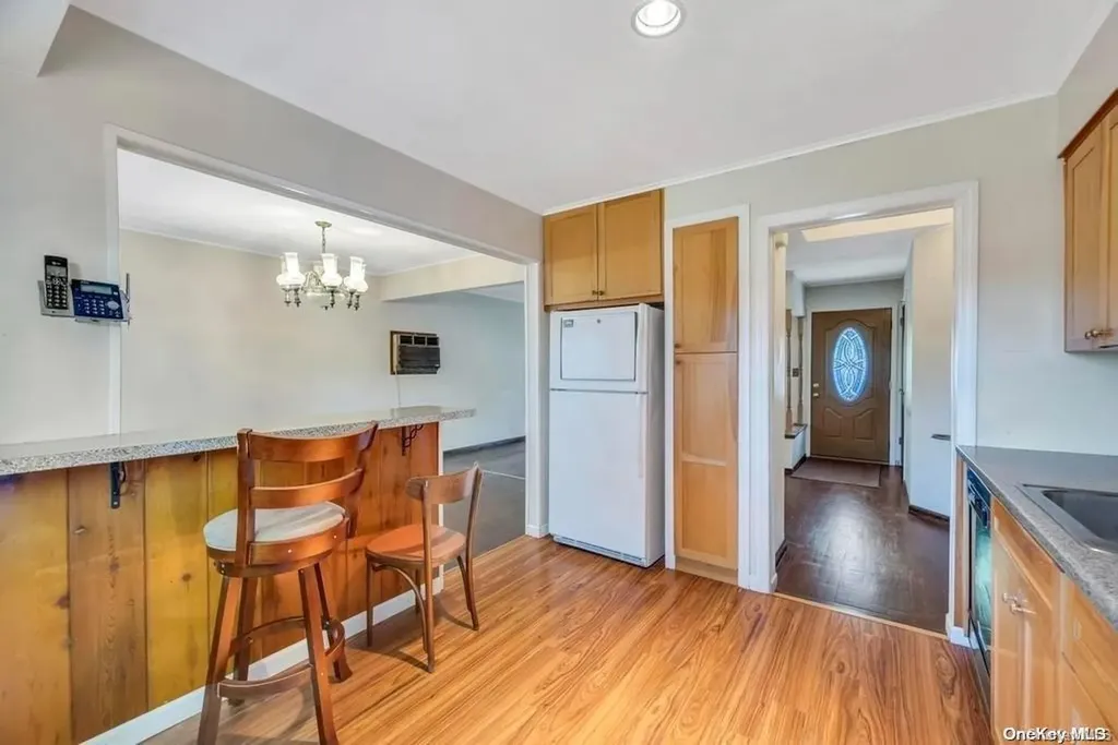 22 Lane Avenue Plainview NY 11803