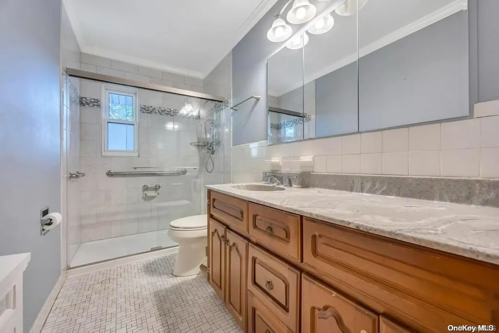 22 Lane Avenue Plainview NY 11803