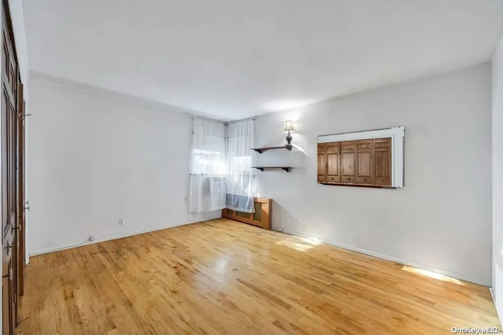 22 Lane Avenue Plainview NY 11803