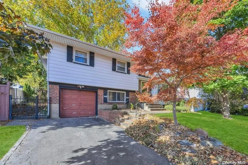 22 Lane Avenue Plainview NY 11803