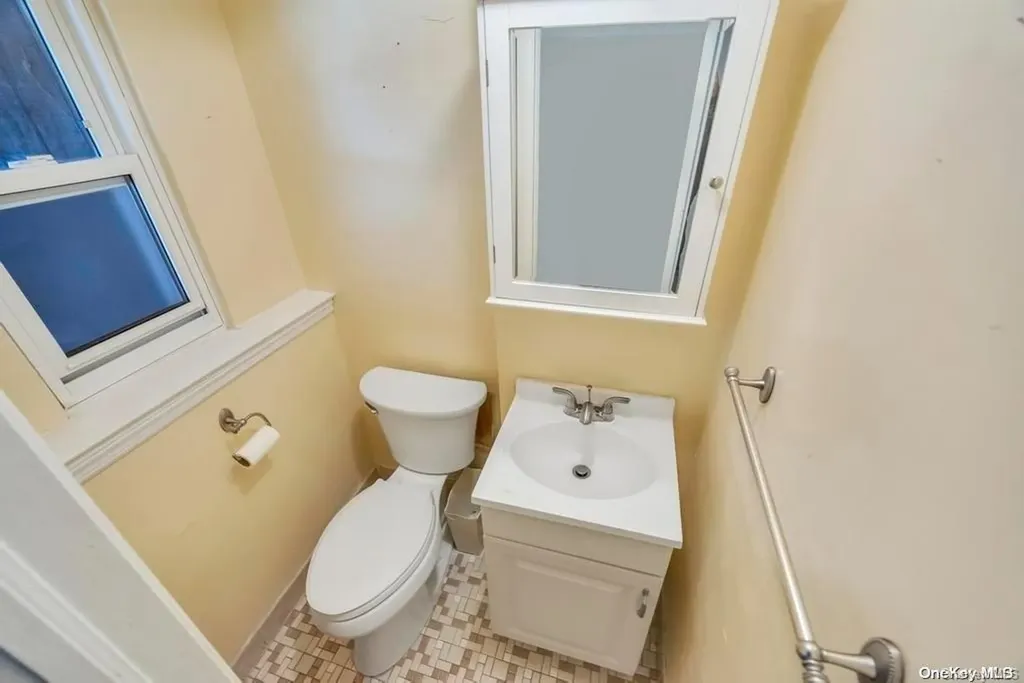 22 Lane Avenue Plainview NY 11803