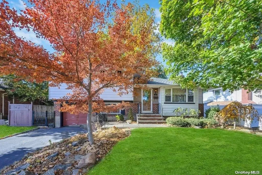 22 Lane Avenue Plainview NY 11803