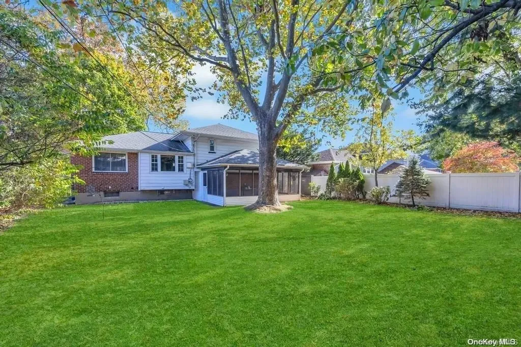 22 Lane Avenue Plainview NY 11803