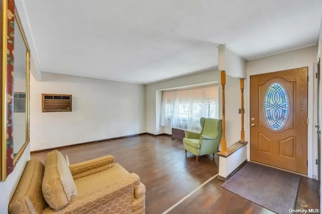 22 Lane Avenue Plainview NY 11803