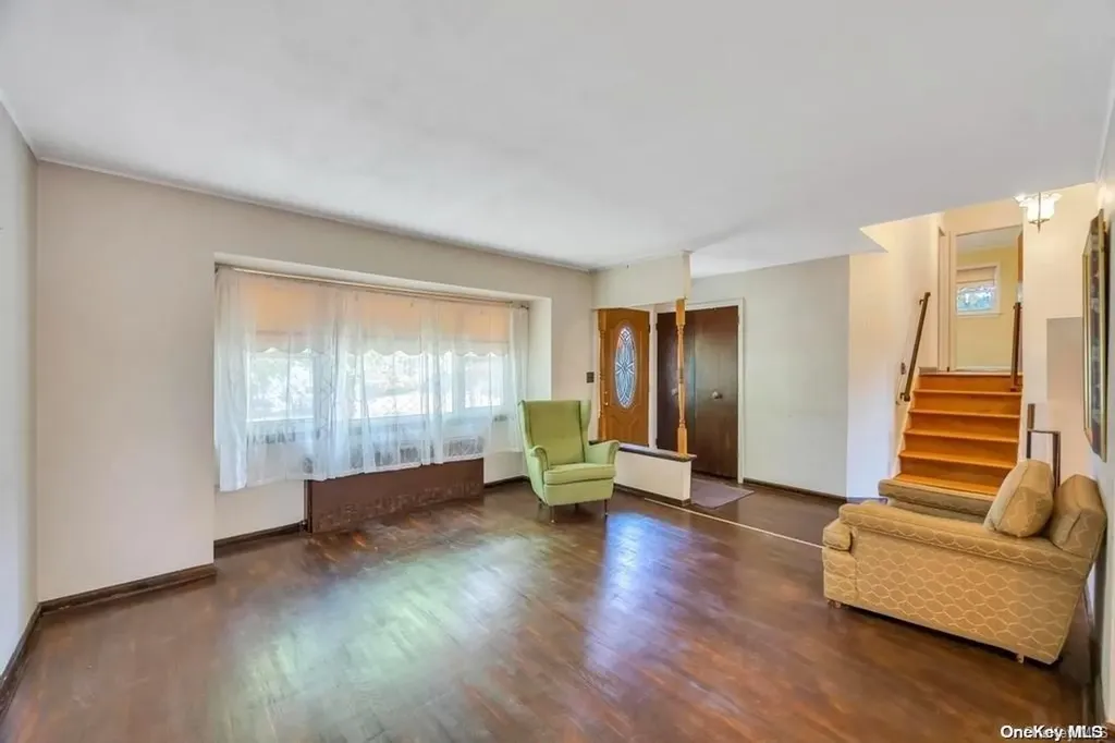 22 Lane Avenue Plainview NY 11803