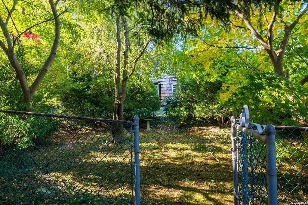 10 Maple Avenue Northport NY 11768