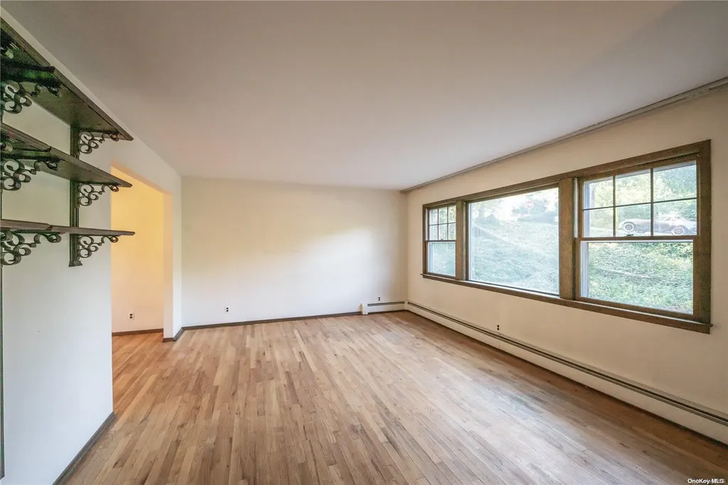 10 Maple Avenue Northport NY 11768