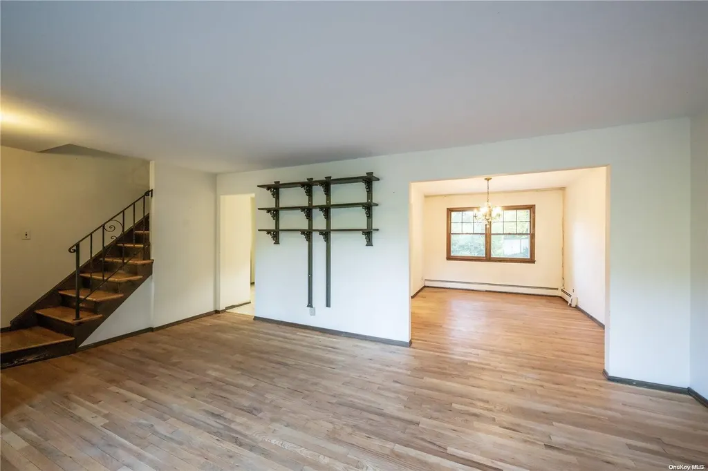 10 Maple Avenue Northport NY 11768