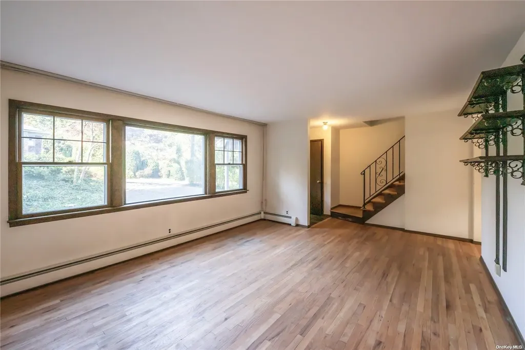 10 Maple Avenue Northport NY 11768