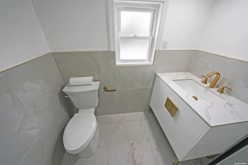 2525 5th Avenue East Meadow NY 11554