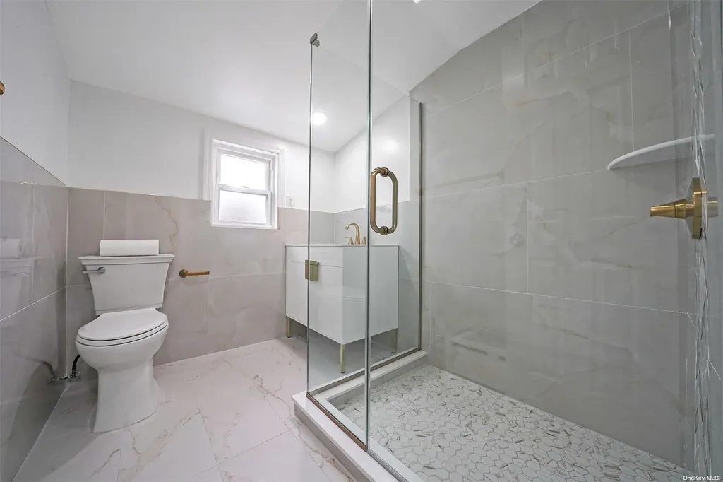 2525 5th Avenue East Meadow NY 11554
