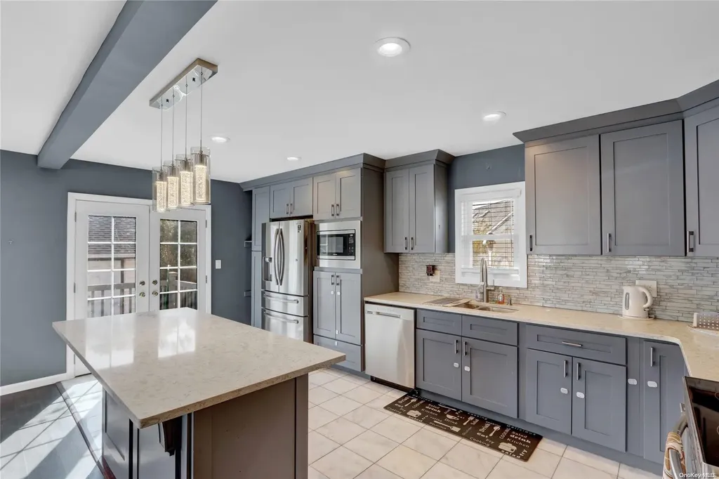 11 Hunt Place Bethpage NY 11714