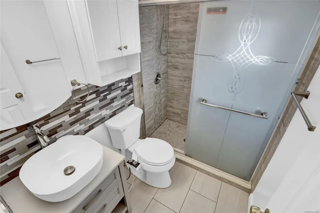 11 Hunt Place Bethpage NY 11714