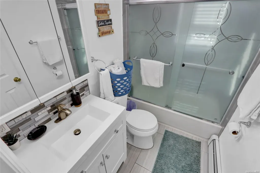 11 Hunt Place Bethpage NY 11714