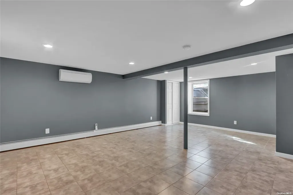 11 Hunt Place Bethpage NY 11714