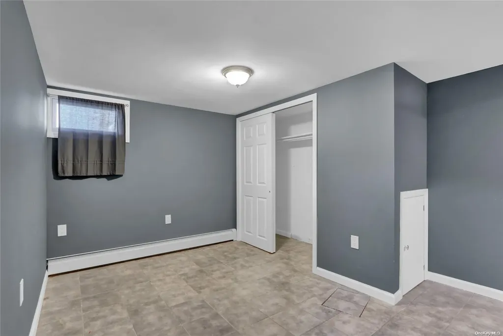 11 Hunt Place Bethpage NY 11714
