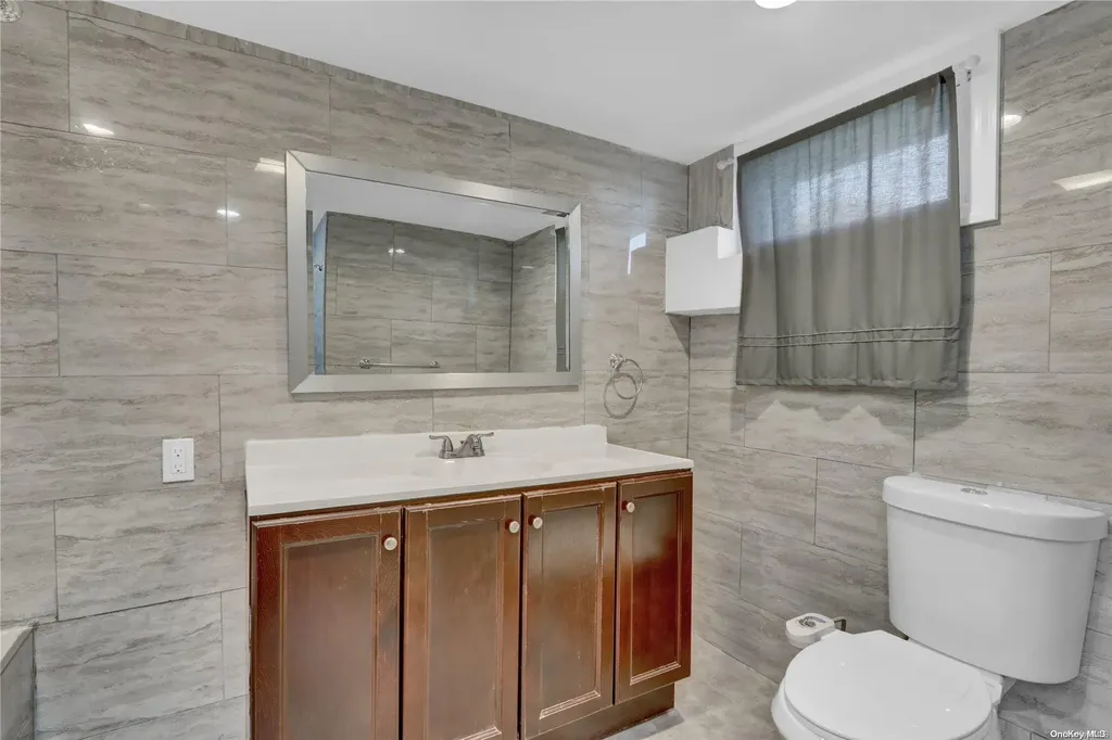 11 Hunt Place Bethpage NY 11714
