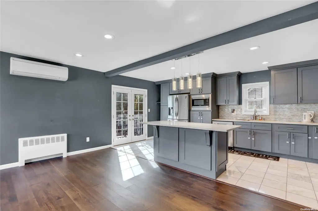 11 Hunt Place Bethpage NY 11714