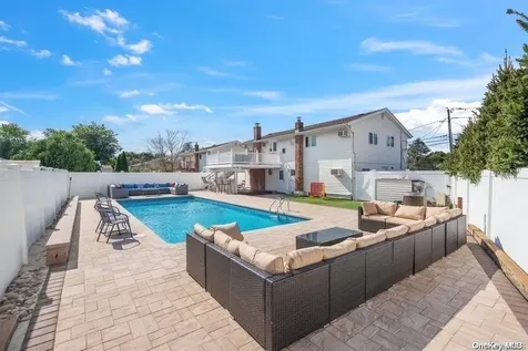 369 Idaho Street Lindenhurst NY 11757