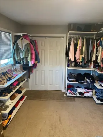 369 Idaho Street Lindenhurst NY 11757