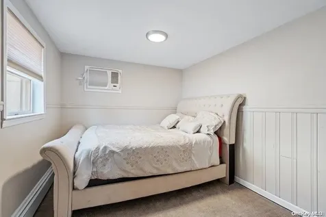 369 Idaho Street Lindenhurst NY 11757