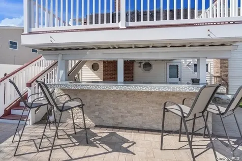 369 Idaho Street Lindenhurst NY 11757