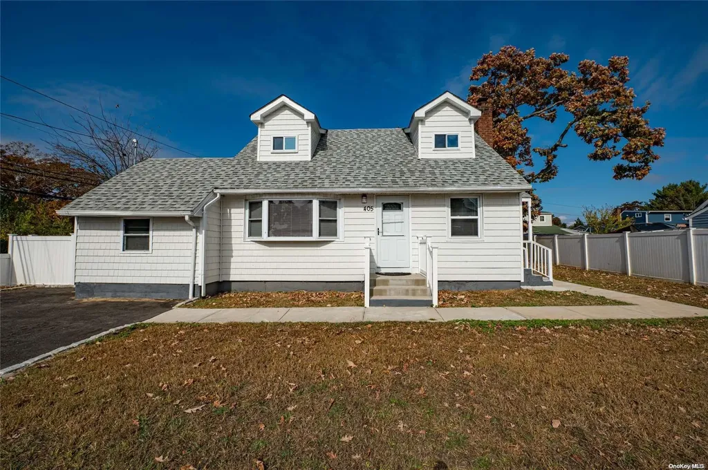 405 Ackerman Street Central Islip NY 11722