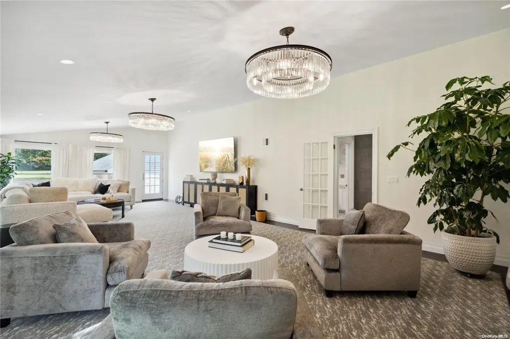 58 Ryefield Road Locust Valley NY 11560