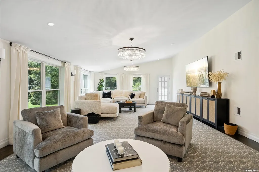 58 Ryefield Road Locust Valley NY 11560