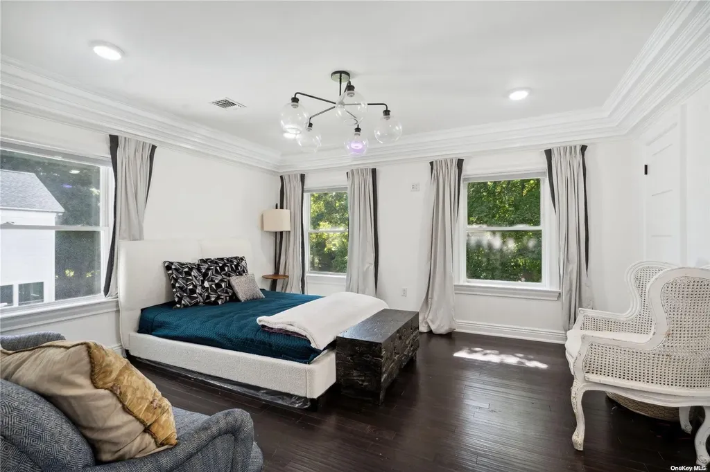 58 Ryefield Road Locust Valley NY 11560