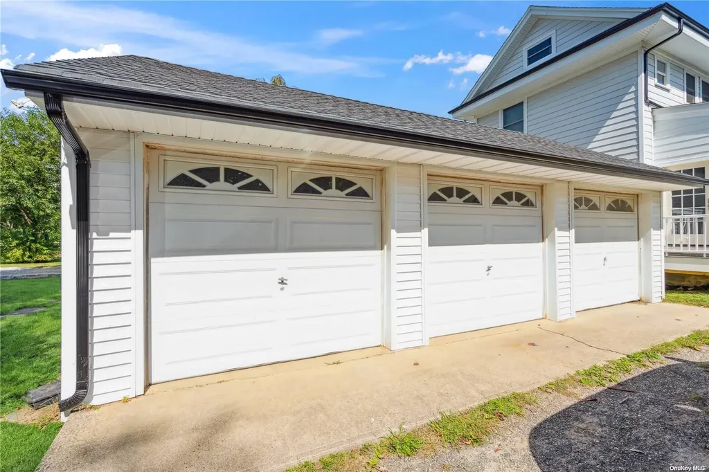 58 Ryefield Road Locust Valley NY 11560