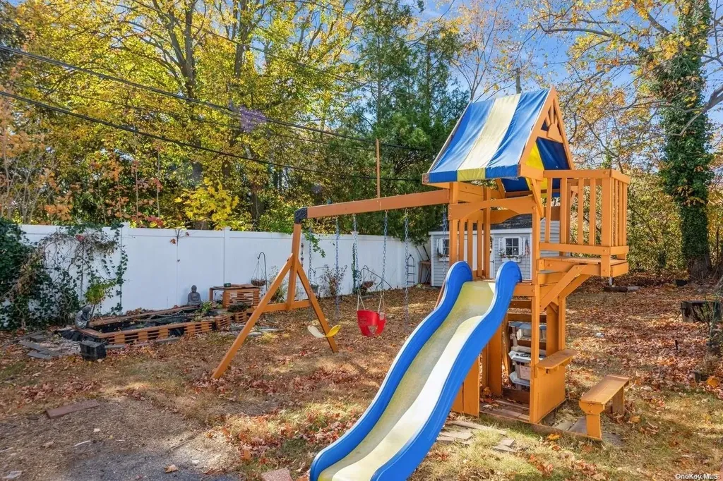 80 S Cabot Lane Westbury NY 11590