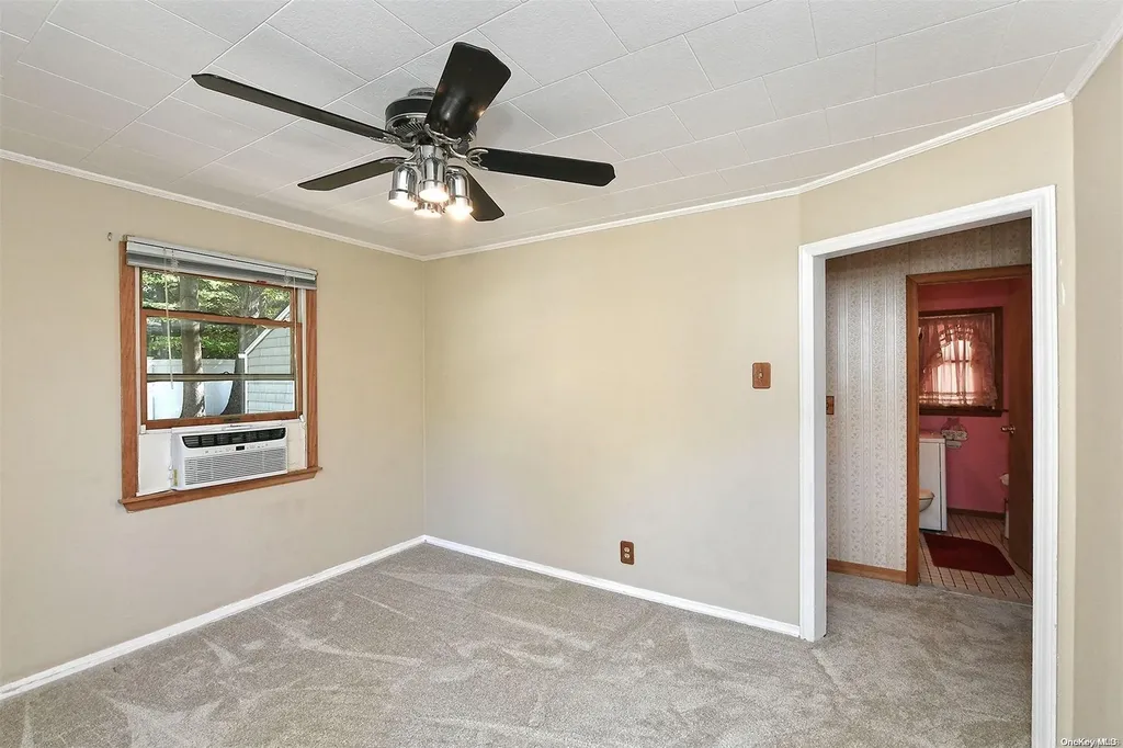 236 Larch Lane Smithtown NY 11787