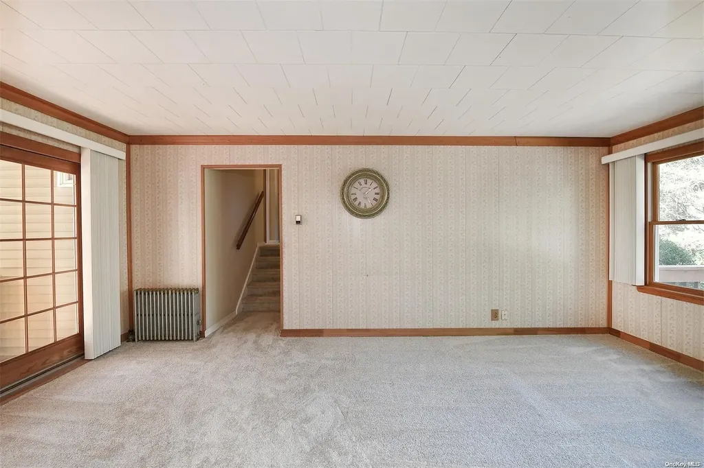 236 Larch Lane Smithtown NY 11787