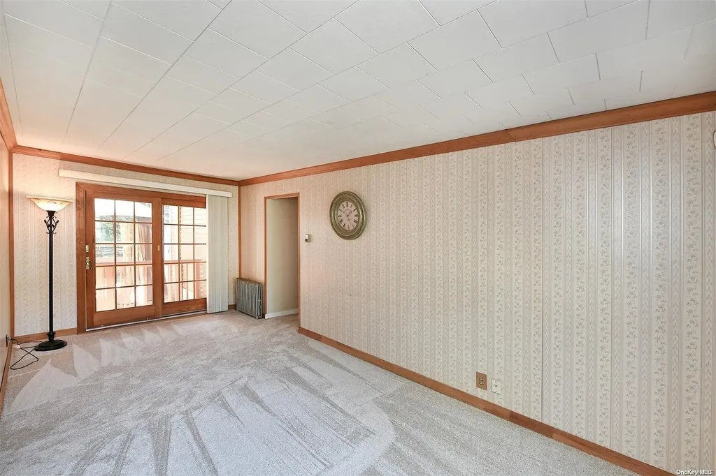 236 Larch Lane Smithtown NY 11787
