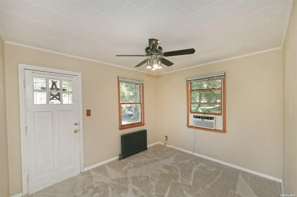 236 Larch Lane Smithtown NY 11787