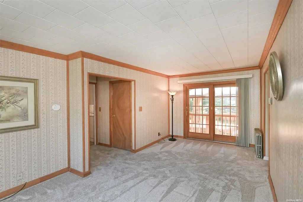 236 Larch Lane Smithtown NY 11787