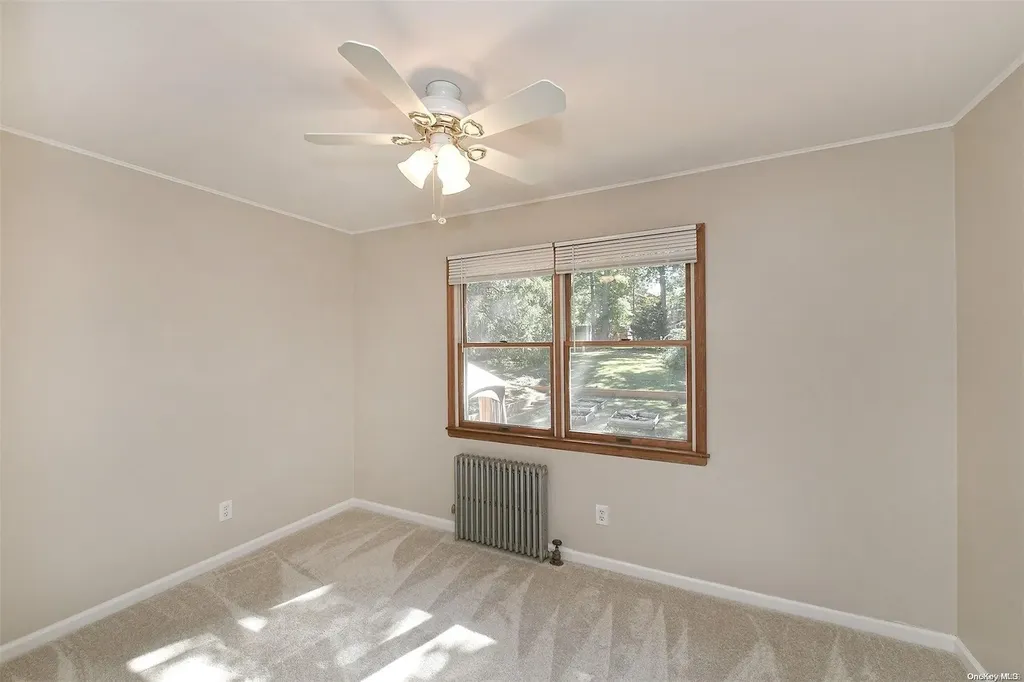 236 Larch Lane Smithtown NY 11787