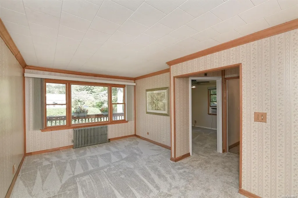 236 Larch Lane Smithtown NY 11787
