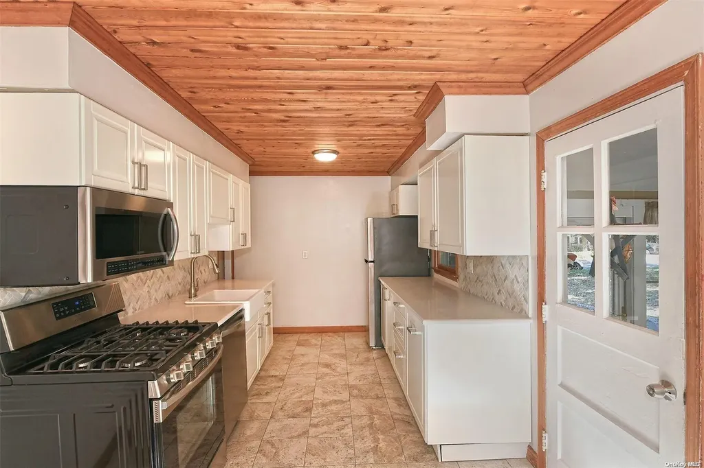 236 Larch Lane Smithtown NY 11787