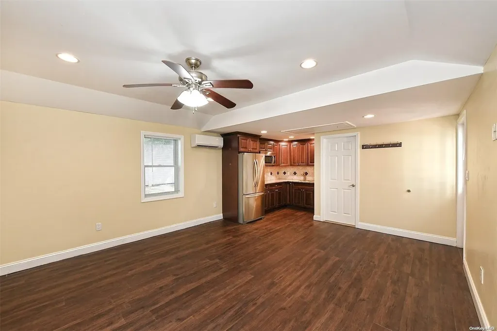 236 Larch Lane Smithtown NY 11787