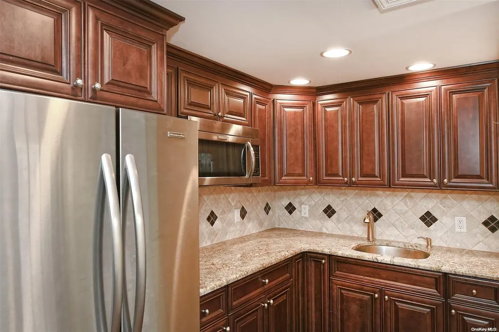 236 Larch Lane Smithtown NY 11787