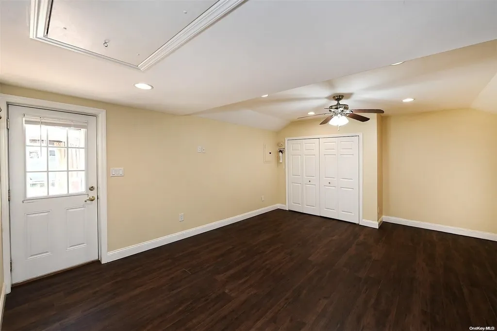 236 Larch Lane Smithtown NY 11787